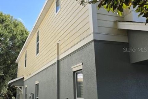 Townhouse in Riverview, Florida 2 bedrooms, 118.91 sq.m. № 2214644 - photo 5