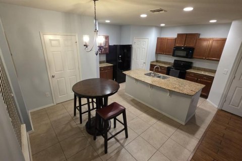 Townhouse in Riverview, Florida 2 bedrooms, 118.91 sq.m. № 2214644 - photo 17