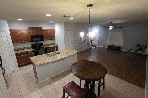 Townhouse in Riverview, Florida 2 bedrooms, 118.91 sq.m. № 2214644 - photo 9