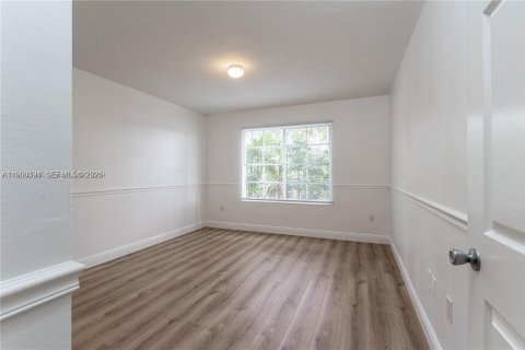 Copropriété à louer à West Palm Beach, Floride: 2 chambres, 98.48 m2 № 2024766 - photo 18