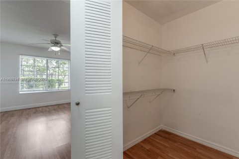 Copropriété à louer à West Palm Beach, Floride: 2 chambres, 98.48 m2 № 2024766 - photo 11