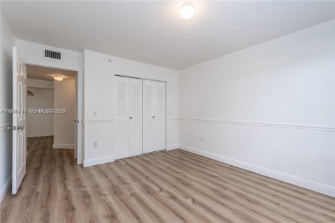 Copropriété à louer à West Palm Beach, Floride: 2 chambres, 98.48 m2 № 2024766 - photo 15