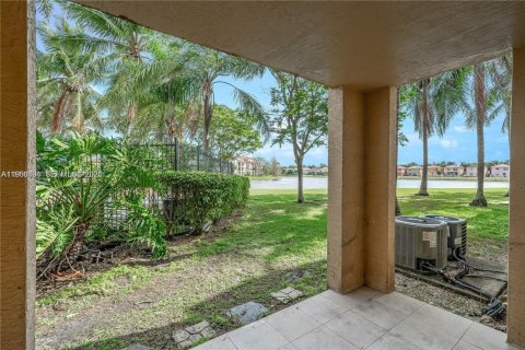 Copropriété à louer à West Palm Beach, Floride: 2 chambres, 98.48 m2 № 2024766 - photo 23
