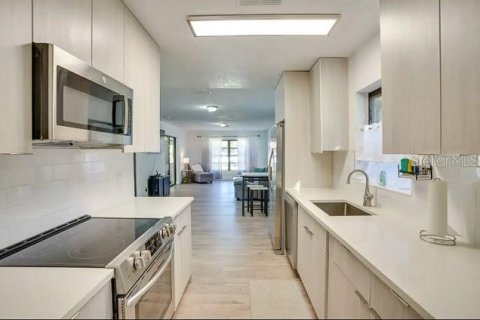 Casa en venta en Winter Haven, Florida, 3 dormitorios, 160.35 m2 № 1550550 - foto 3