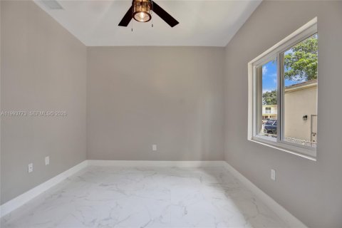 Casa en alquiler en Miami, Florida, 3 dormitorios, 117.43 m2 № 2055559 - foto 8