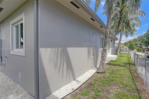 Casa en alquiler en Miami, Florida, 3 dormitorios, 117.43 m2 № 2055559 - foto 17