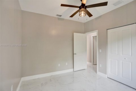 Casa en alquiler en Miami, Florida, 3 dormitorios, 117.43 m2 № 2055559 - foto 11