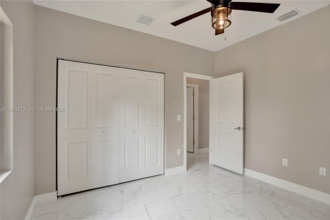 Casa en alquiler en Miami, Florida, 3 dormitorios, 117.43 m2 № 2055559 - foto 9