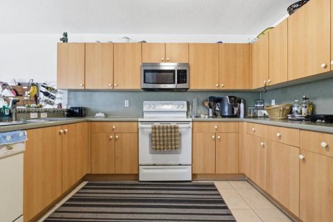 Купить виллу или дом в Мирамар, Флорида 4 спальни, 231.42м2, № 2024248 - фото 7