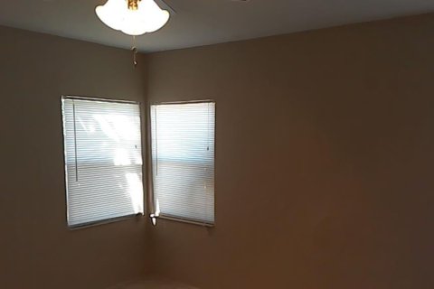 Casa en alquiler en Saint Petersburg, Florida, 2 dormitorios, 62.43 m2 № 1849593 - foto 4