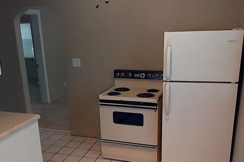 Casa en alquiler en Saint Petersburg, Florida, 2 dormitorios, 62.43 m2 № 1849593 - foto 7