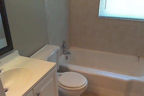 Casa en alquiler en Saint Petersburg, Florida, 2 dormitorios, 62.43 m2 № 1849593 - foto 10