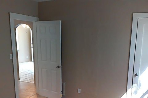 Casa en alquiler en Saint Petersburg, Florida, 2 dormitorios, 62.43 m2 № 1849593 - foto 9