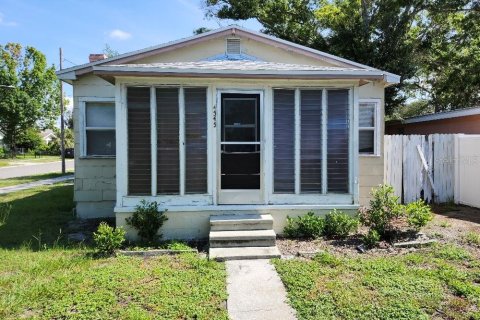 Casa en alquiler en Saint Petersburg, Florida, 2 dormitorios, 62.43 m2 № 1849593 - foto 1