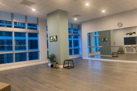 Снять в аренду кондоминиум в Майами, Флорида 2 спальни, 101.36м2, № 2034887 - фото 13