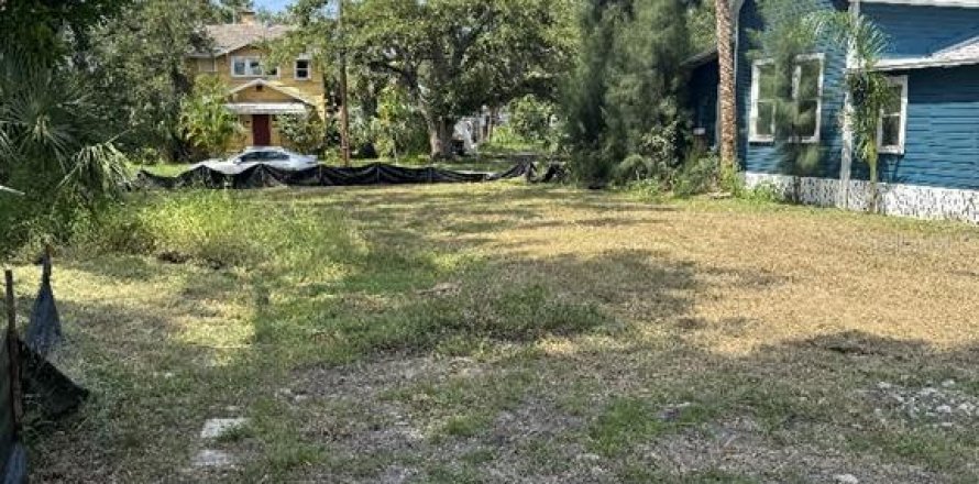 Terrain à Saint Petersburg, Floride № 1903097