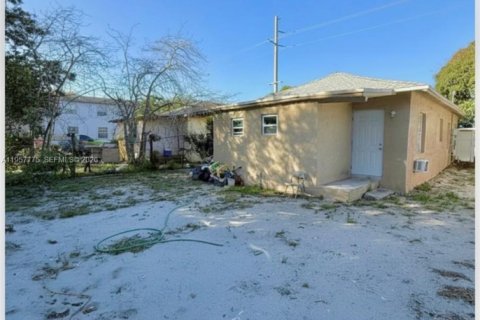 Propiedad comercial en venta en Deerfield Beach, Florida, 93.37 m2 № 2017456 - foto 5