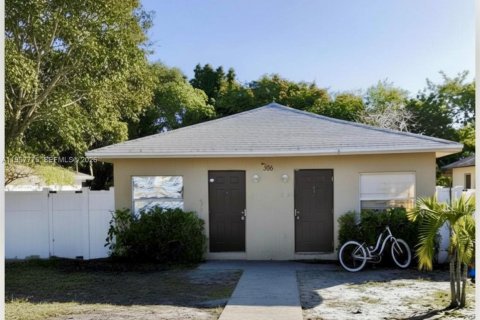 Propiedad comercial en Deerfield Beach, Florida 93.37 m2 № 2017456