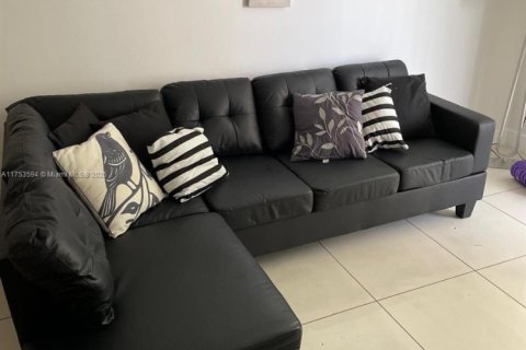 Condominio en venta en Miami, Florida, 1 dormitorio, 76.64 m2 № 2077218 - foto 11