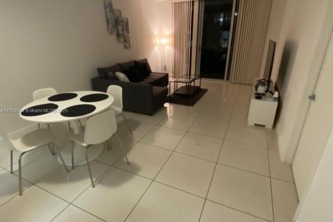 Condominio en venta en Miami, Florida, 1 dormitorio, 76.64 m2 № 2077218 - foto 10