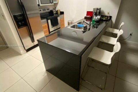 Condominio en venta en Miami, Florida, 1 dormitorio, 76.64 m2 № 2077218 - foto 6