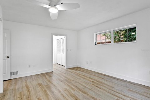 Villa ou maison à vendre à Sarasota, Floride: 3 chambres, 196.58 m2 № 2404370 - photo 27