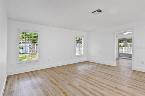 Villa ou maison à vendre à Sarasota, Floride: 3 chambres, 196.58 m2 № 2404370 - photo 22