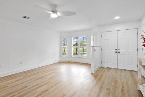 Villa ou maison à vendre à Sarasota, Floride: 3 chambres, 196.58 m2 № 2404370 - photo 9