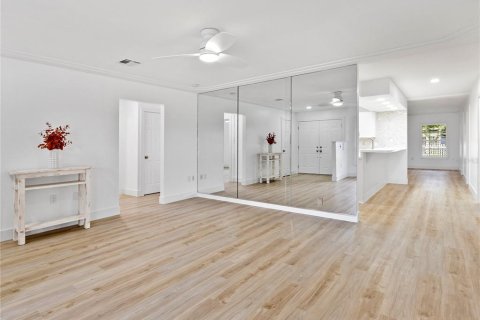 Villa ou maison à vendre à Sarasota, Floride: 3 chambres, 196.58 m2 № 2404370 - photo 11