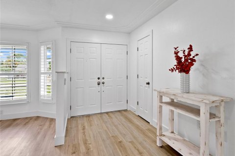 Villa ou maison à vendre à Sarasota, Floride: 3 chambres, 196.58 m2 № 2404370 - photo 6
