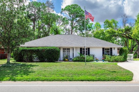 Villa ou maison à vendre à Sarasota, Floride: 3 chambres, 196.58 m2 № 2404370 - photo 3