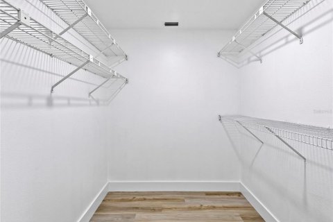 Villa ou maison à vendre à Sarasota, Floride: 3 chambres, 196.58 m2 № 2404370 - photo 28