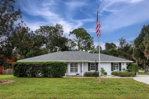 Villa ou maison à Sarasota, Floride 3 chambres, 196.58 m2 № 2404370