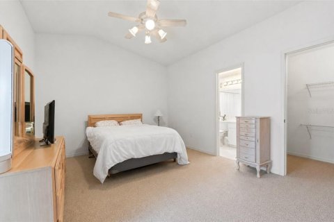 House in Winter Haven, Florida 3 bedrooms, 116.31 sq.m. № 2156070 - photo 15