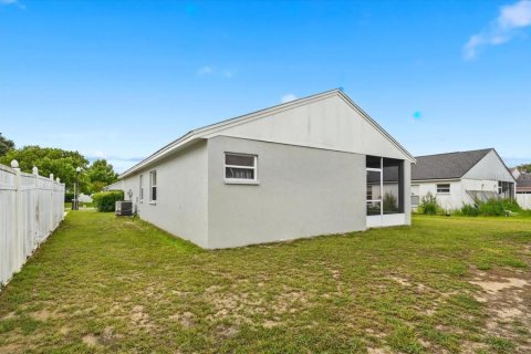 House in Winter Haven, Florida 3 bedrooms, 116.31 sq.m. № 2156070 - photo 27