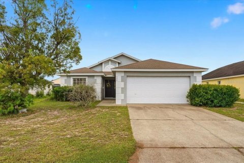 House in Winter Haven, Florida 3 bedrooms, 116.31 sq.m. № 2156070