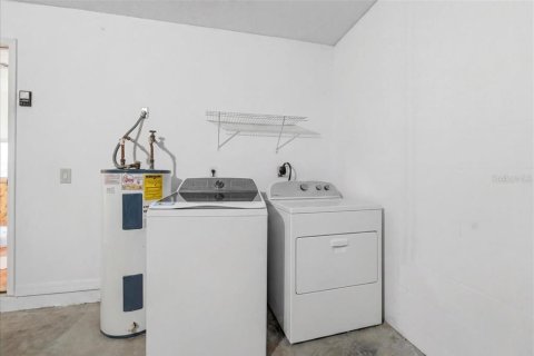 House in Winter Haven, Florida 3 bedrooms, 116.31 sq.m. № 2156070 - photo 23