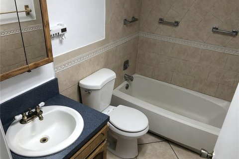 Condo in Orlando, Florida, 2 bedrooms № 2267399 - photo 14