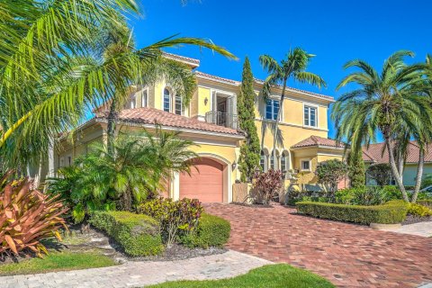 House in Port St. Lucie, Florida 4 bedrooms, 428.56 sq.m. № 2176017 - photo 2