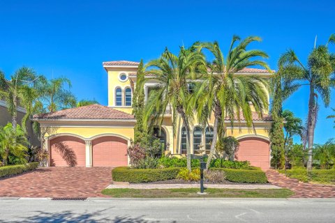 House in Port St. Lucie, Florida 4 bedrooms, 428.56 sq.m. № 2176017