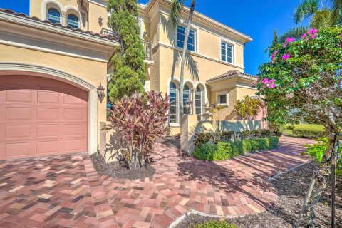 House in Port St. Lucie, Florida 4 bedrooms, 428.56 sq.m. № 2176017 - photo 4