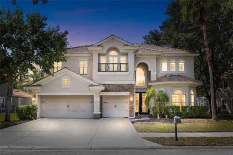 House in New Port Richey, Florida 6 bedrooms, 351.26 sq.m. № 2394092 - photo 4