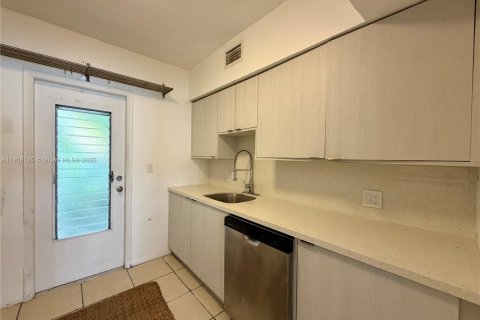 Appartement à louer à Bay Harbor Islands, Floride: 2 chambres, 97.55 m2 № 1964801 - photo 16