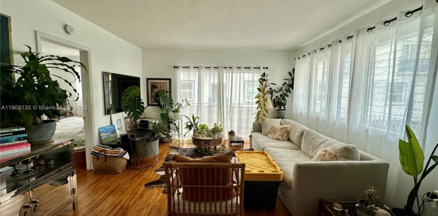 Appartement à Bay Harbor Islands, Floride 2 chambres, 97.55 m2 № 1964801