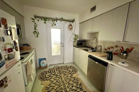 Appartement à louer à Bay Harbor Islands, Floride: 2 chambres, 97.55 m2 № 1964801 - photo 9