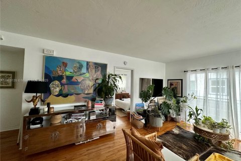 Appartement à louer à Bay Harbor Islands, Floride: 2 chambres, 97.55 m2 № 1964801 - photo 2