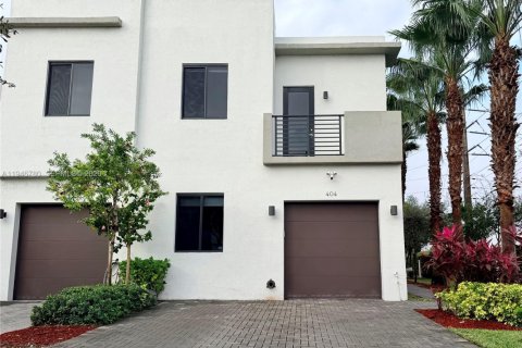 Townhouse in Miami, Florida 4 bedrooms, 180.97 sq.m. № 2003058