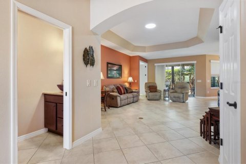 House in The Villages, Florida 3 bedrooms, 193.61 sq.m. № 2220741 - photo 7