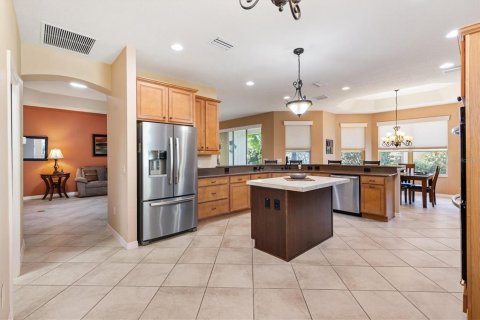 House in The Villages, Florida 3 bedrooms, 193.61 sq.m. № 2220741 - photo 14