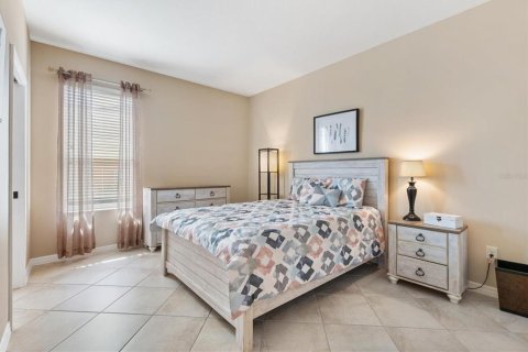 House in The Villages, Florida 3 bedrooms, 193.61 sq.m. № 2220741 - photo 26
